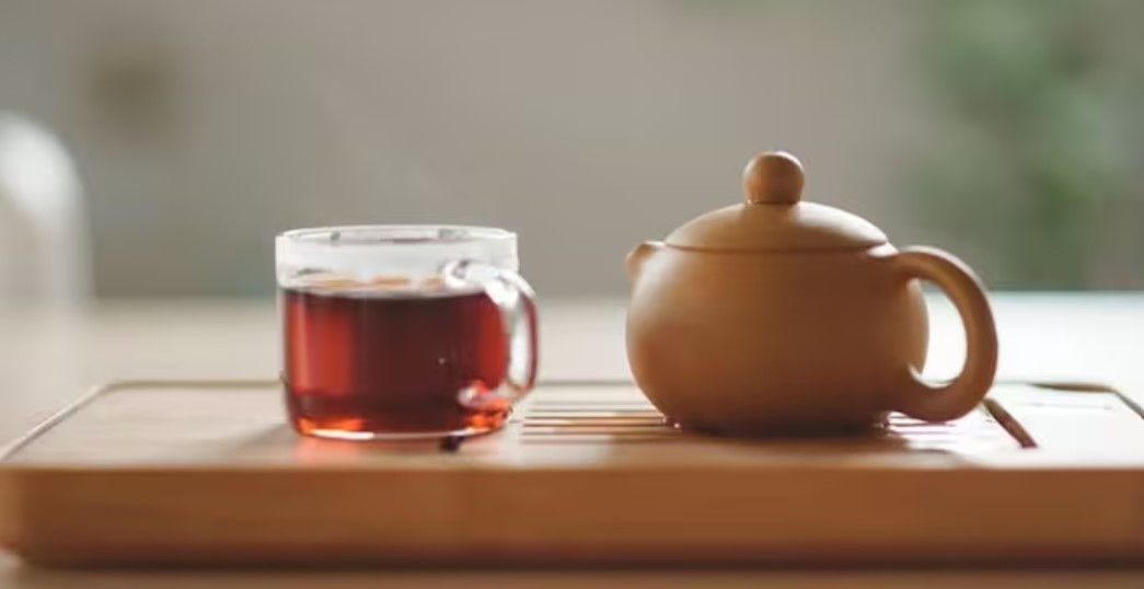 भारत की सबसे महंगी चाय, जानिए सिर्फ चांदनी रात को ही क्यों तोड़ी जाती है ?